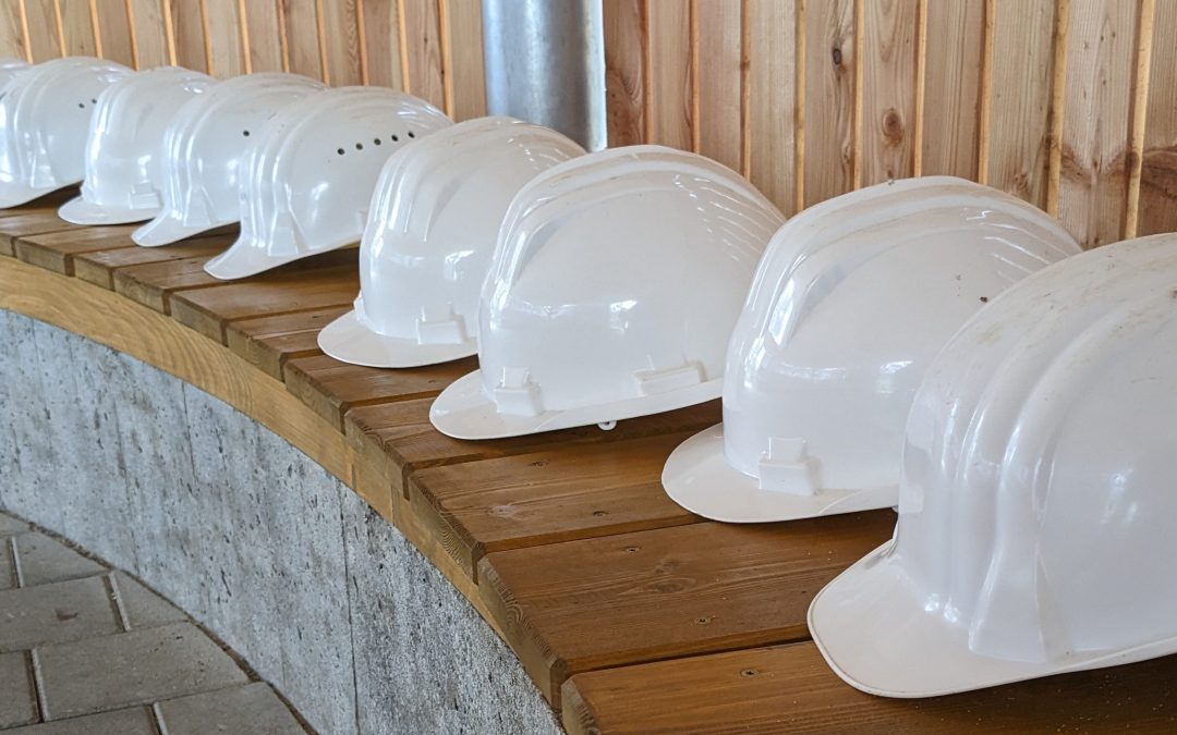 Die Helme warten auf die Besucher!